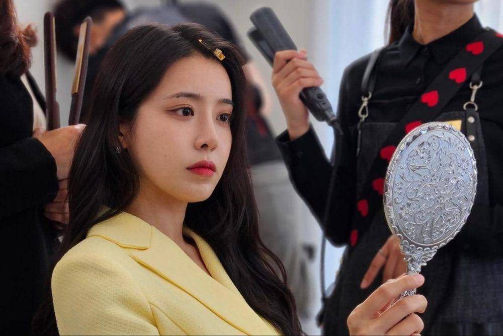 Jung Yi Seul (instagram.com/bonheur_shinhye_may)