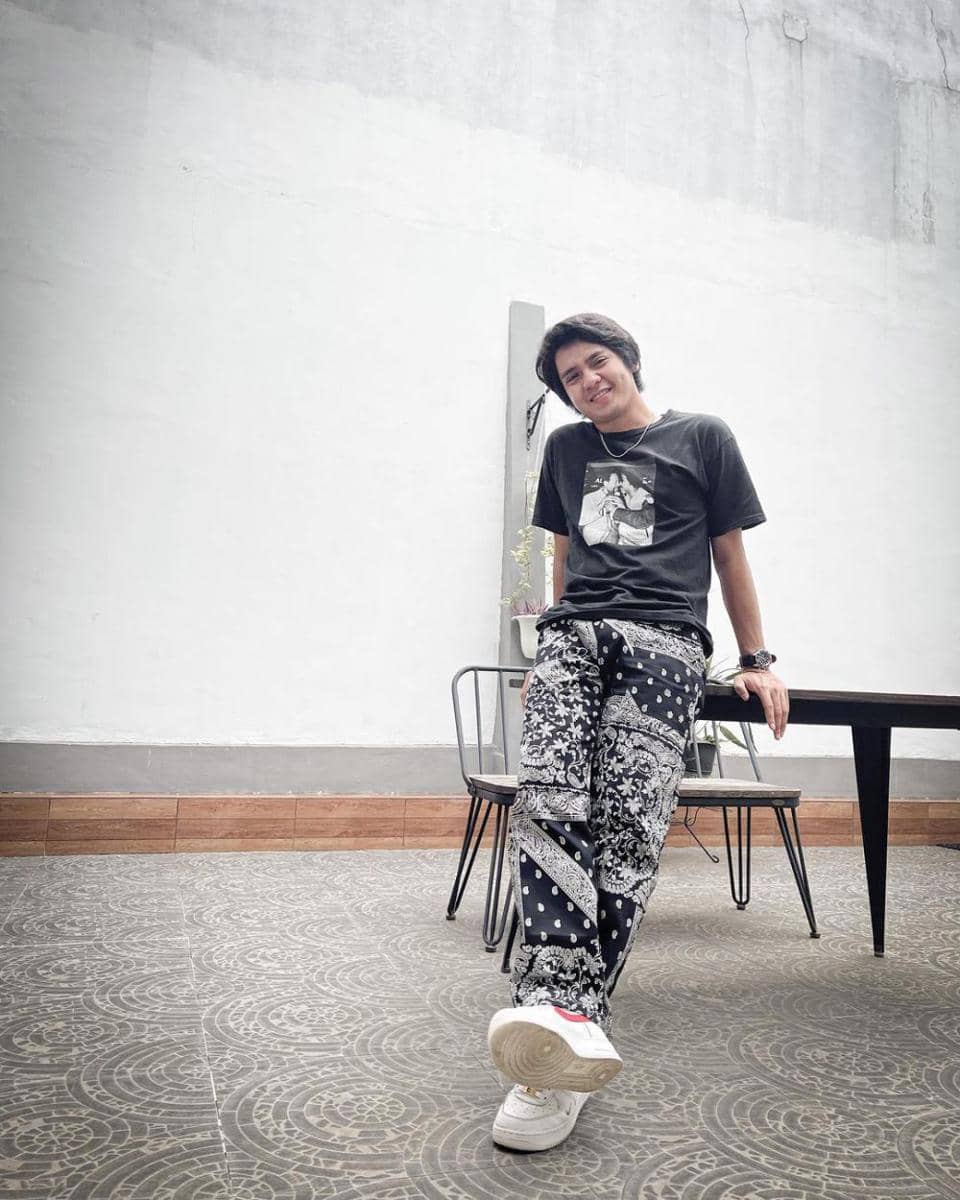 daily outfit Arbani Yasiz (instagram.com/arbaniyasiz/)