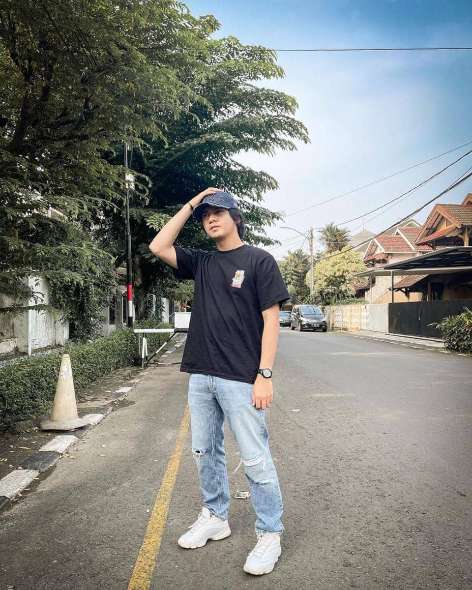 daily outfit Arbani Yasiz (instagram.com/arbaniyasiz/)