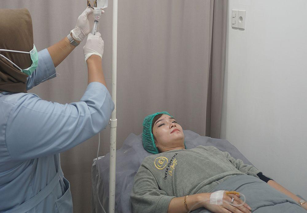 Mengenal Terapi Infus IV Geeta Estetika, Revolusi Cantik dari Dalam