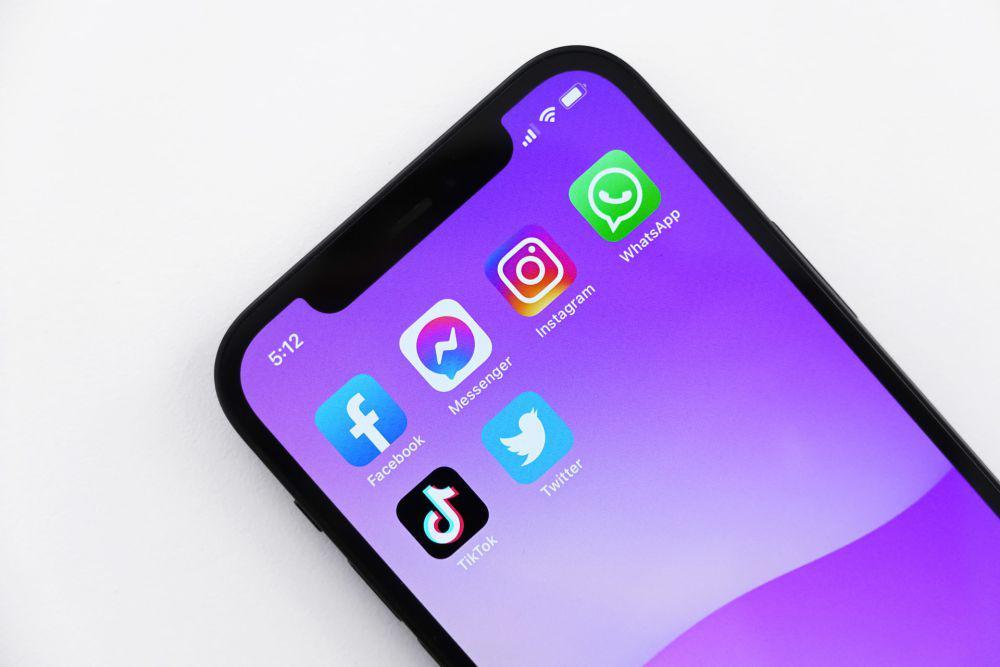 6 Tempat untuk Dapatkan Nomor Telepon Dosen selain di Database