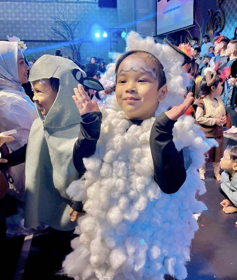 potret Gala Sky perdana tampil di pensi sekolah (Instagram.com/galaasky)
