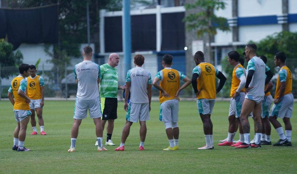 Persib Ingin Lanjutkan Tren 12 Laga Tak Kalah di Kandang Dewa United