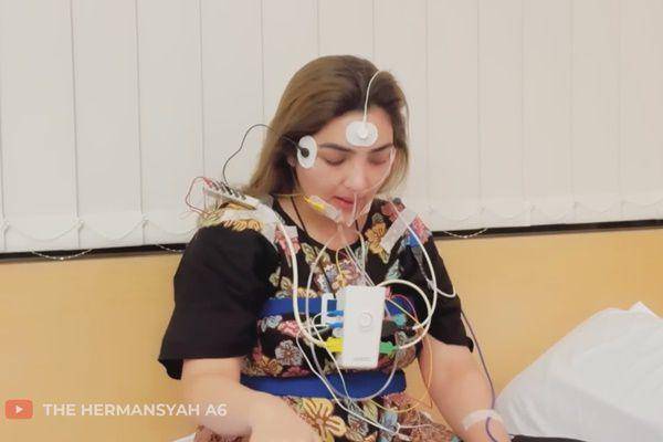 Ashanty terap tidur (YouTube.com/The Hermansyah A6)