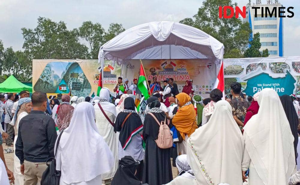 Para peserta saat mengumpulkan bantuan donasi untuk Palestina (IDN Times / Putra Gema Pamungkas)