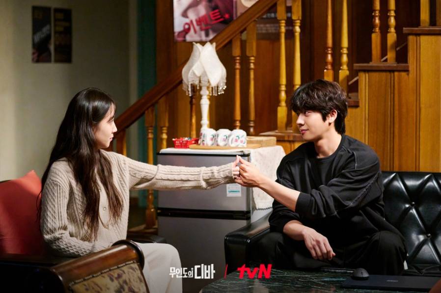 Park Eun Bin dan Chae Jong Hyeop di drama Castaway Diva (Dok. tvN/Castaway Diva)