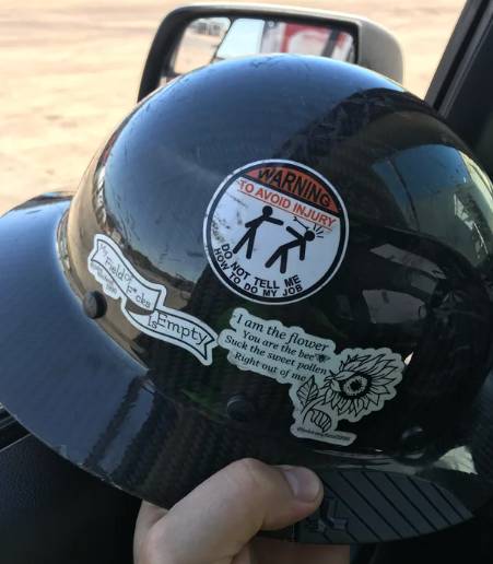 potret helm proyek kocak (reddit.com/OwnRecommendation272)