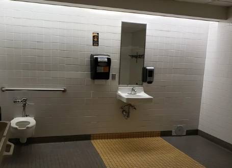 potret WC yang bisa bikin multitasking (reddit.com/pierro-t)