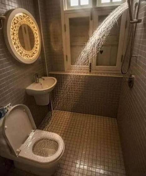 potret WC yang bisa bikin multitasking (reddit.com/disturbingzone)