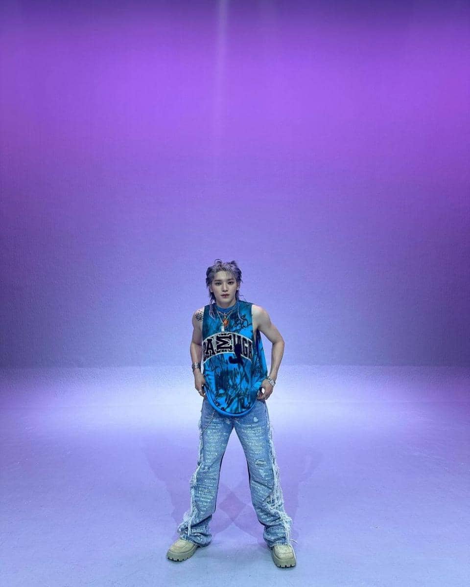 padu padan outfit pakai celana oversize ala Taeyong NCT (instagram.com/taeoxo_nct)