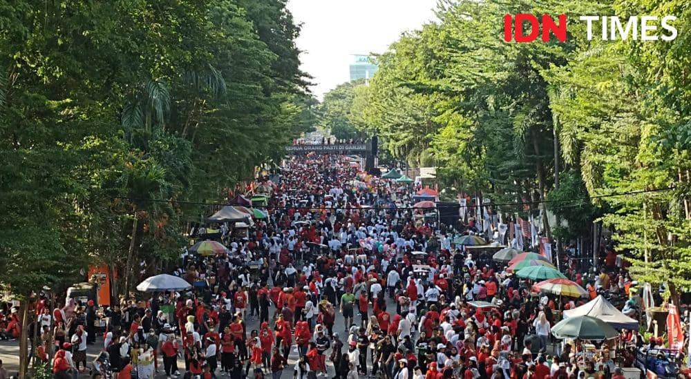 Jalan Sehat Perjuangan Ganjar-Mahfud di Kota Makassar, Minggu (26/11/2023). IDN Times/Dahrul Amri Lobubun