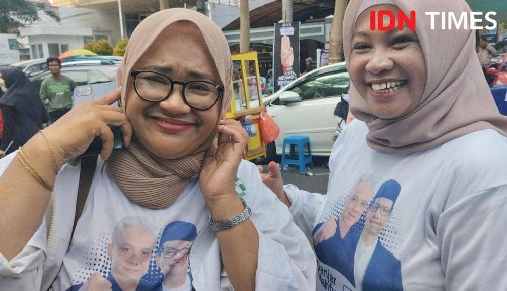 Peserta Jalan Sehat Perjuangan Ganjar-Mahfud di Makassar, Minggu (26/11/2023). IDN Times/Dahrul Amri Lobubun