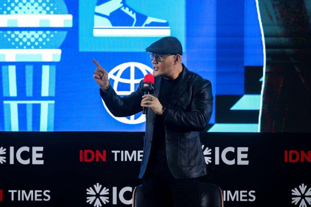 Deddy Corbuzier dalam acara IMGS 2023, Speak up Properly: Scale up Argument Responsibly pada Minggu (26/11/2023). (IDN Times/Tata Firza)