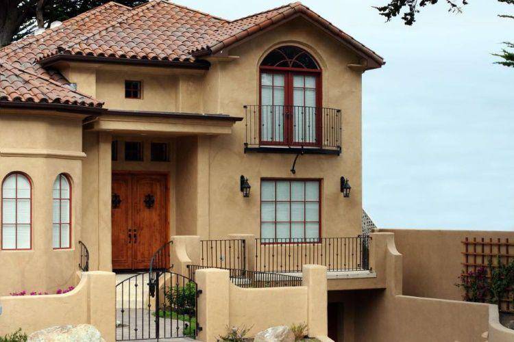 Rumah bergaya Spanyol (hgtv.com/Sherwin Williams)