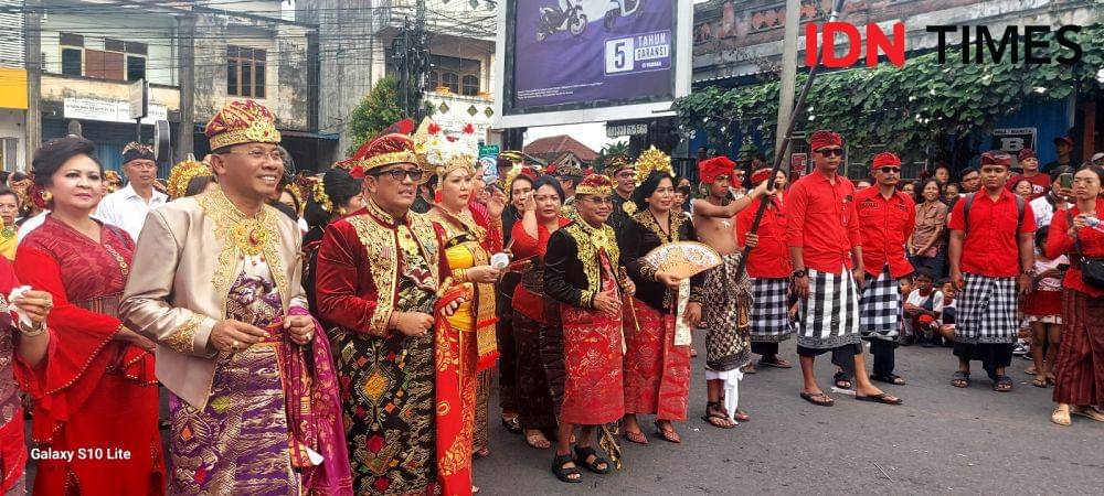 Parade budaya di Tabanan, Senin (27/11/2023) (IDNTimes/Wira Sanjiwani)