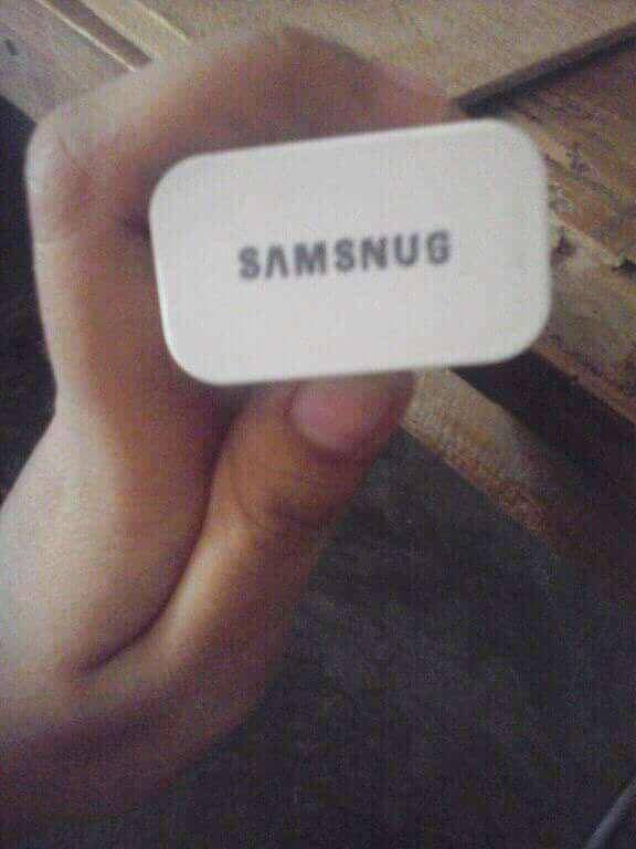 potret barang KW terinspirasi dari Samsung (reddit.com/user/SerenaCuteKalosGirl)