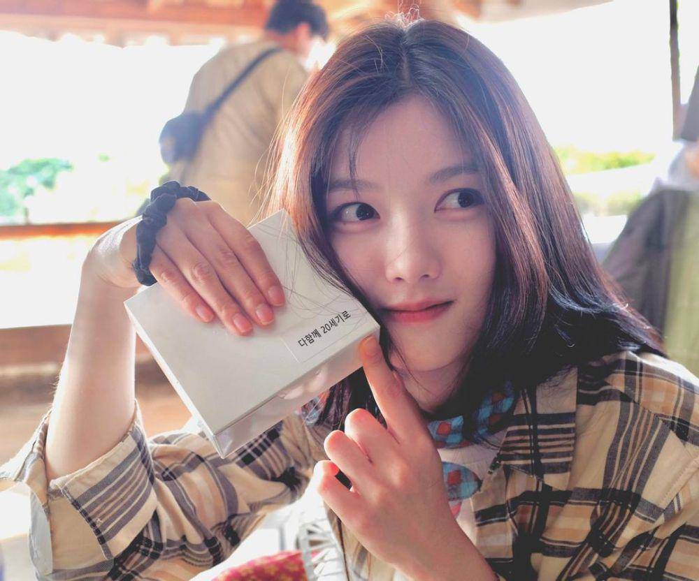 inspirasi no makeup look ala Kim Yoo Jung (instagram.com/ you_r_love)