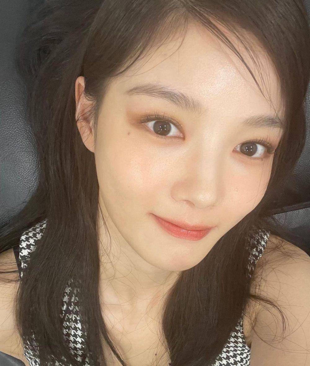 inspirasi no makeup look ala Kim Yoo Jung (instagram.com/ you_r_love)