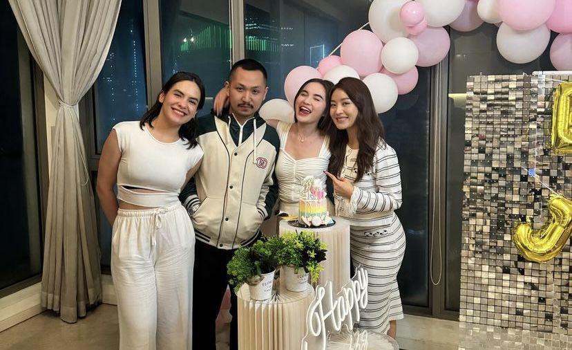 7 Potret Kejutan Ulang Tahun ke-24 Elina Joerg di Kuala Lumpur
