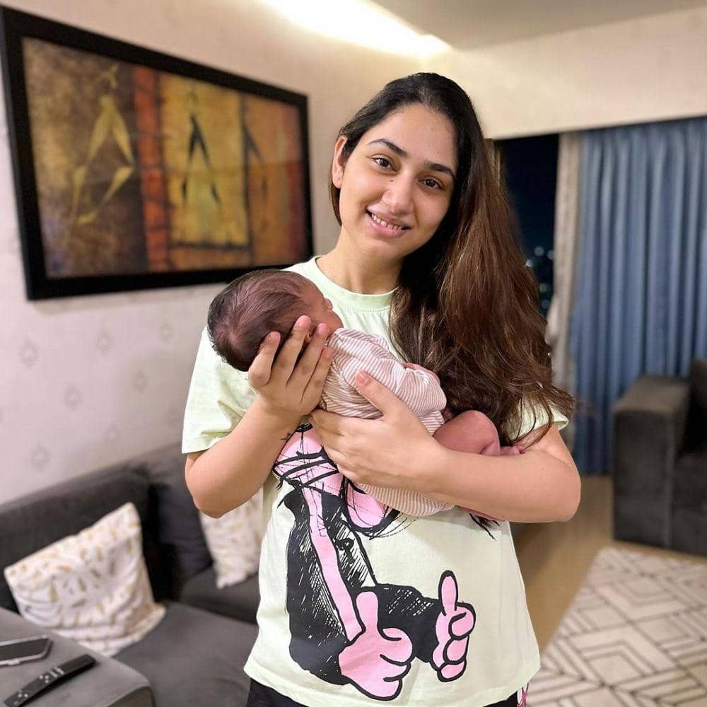Disha Parmar dan putrinya (instagram.com/dishaparmar)