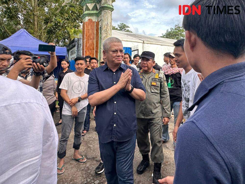 Pj Gubernur Kalbar, Harisson mengunjungi tempat penginapan kader HMI. (IDN Times/Teri).
