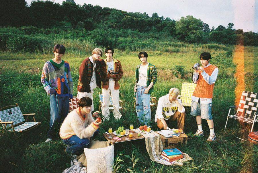 mini album kelima ENHYPEN "ORANGE BLOOD" (twitter.com/BELIFTLAB)