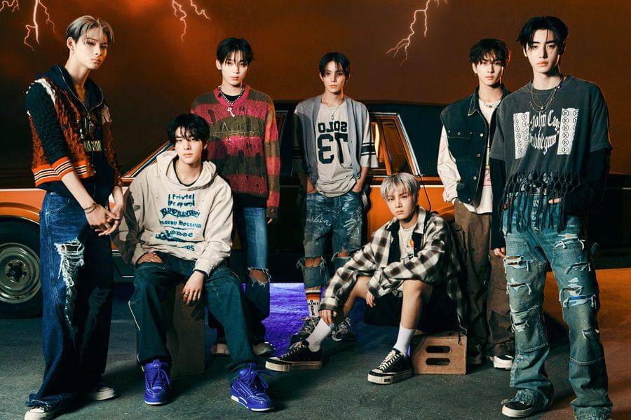 mini album kelima ENHYPEN "ORANGE BLOOD" (twitter.com/BELIFTLAB)