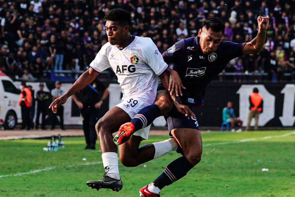 Persik Kediri dalam laga menghadapi Arema FC di Liga 1 2023/2024 putaran pertama. (instagram.com/persikfcofficial)