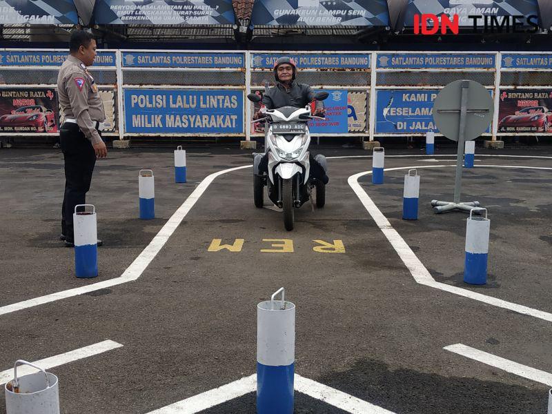 400 Difabel Dapat SIM D Gratis dari Polda Jabar