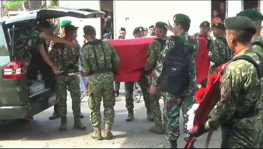 Jenazah Praka DB tiba di rumah duka di Desa Tegalarum Kecamatan Bendo Kabupaten Magetan/ IDN Times/ Riyanto