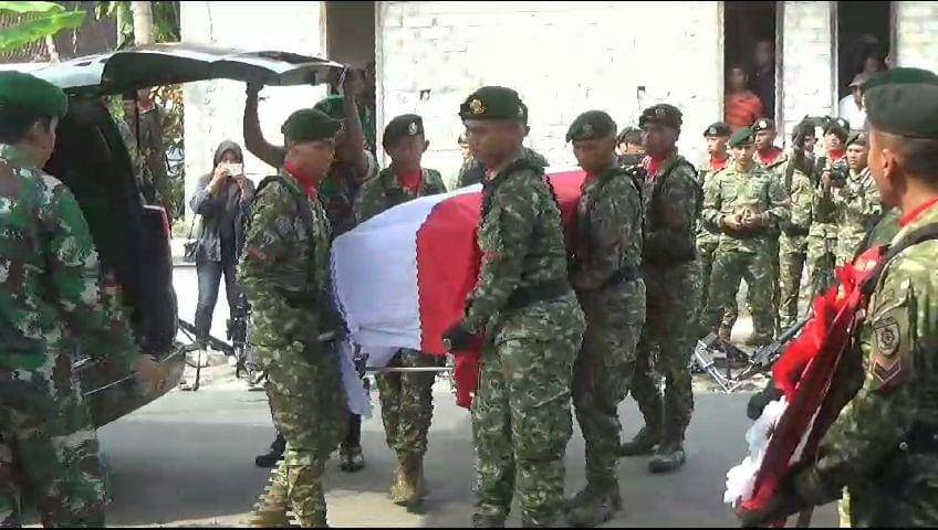 Jenazah Praka DB tiba di rumah duka di Desa Tegalarum Kecamatan Bendo Kabupaten Magetan. IDN Times/ Riyanto