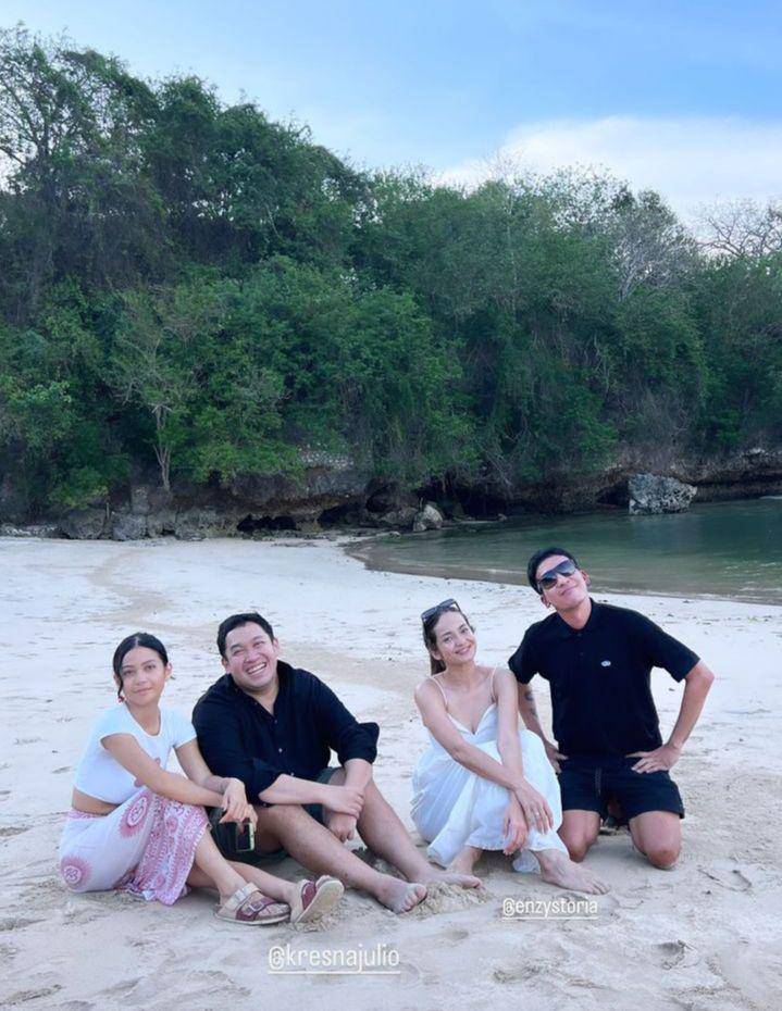 potret Enzy Storia liburan di Bali bareng bestie (instagram.com/desta80s)