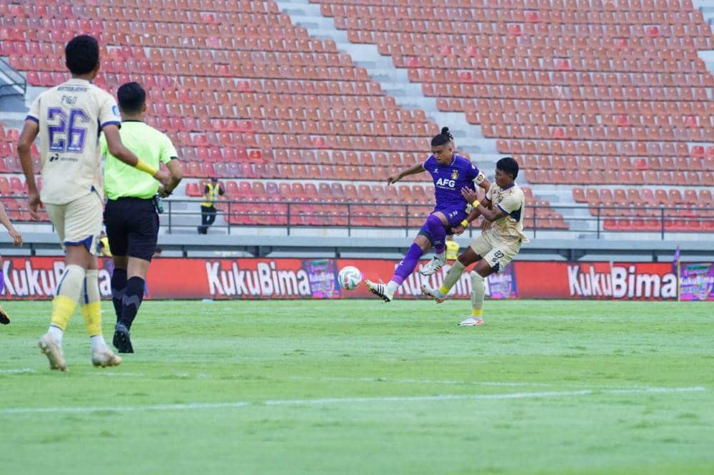 Duo Bek Andalan Persik Kediri Absen saat Jamu PSM Makassar