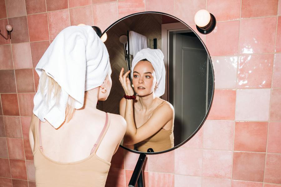 5 Urutan Night Skincare Routine Remaja, Coba Terapkan Sekarang!