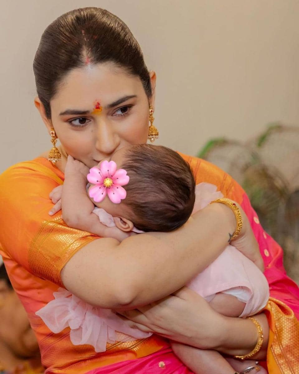 Disha Parmar dan putrinya (instagram.com/rahulvaidyarkv)