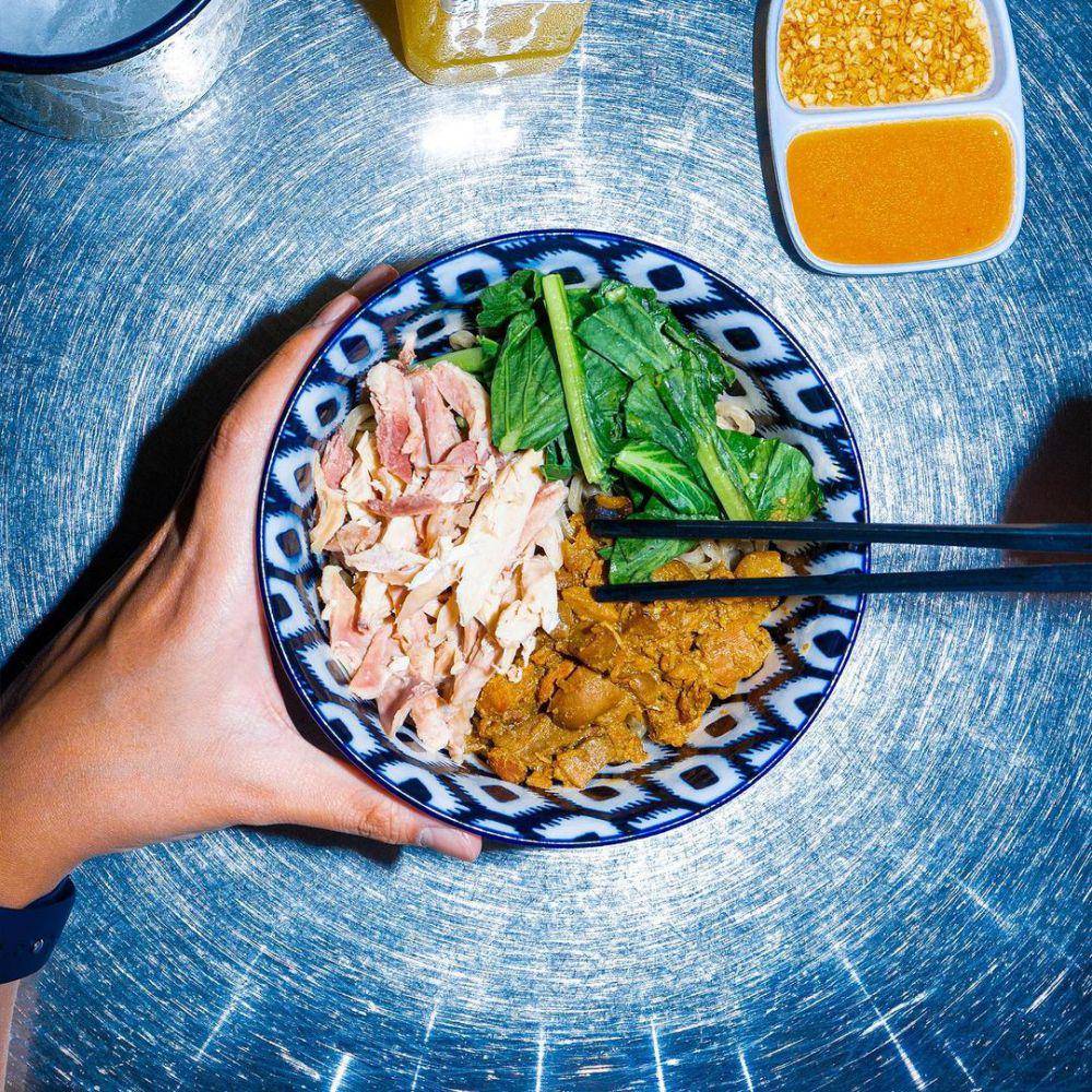 potret makanan di Demie Bakmie, Crumble Crew (instagram.com/demiebakmie)