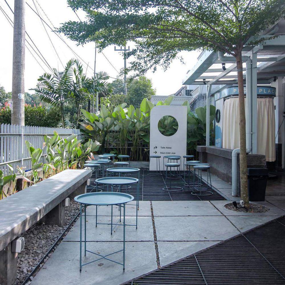 Booth photobox di Kogu Malang yang berada di area depan cafe. Instagram/kogu.id