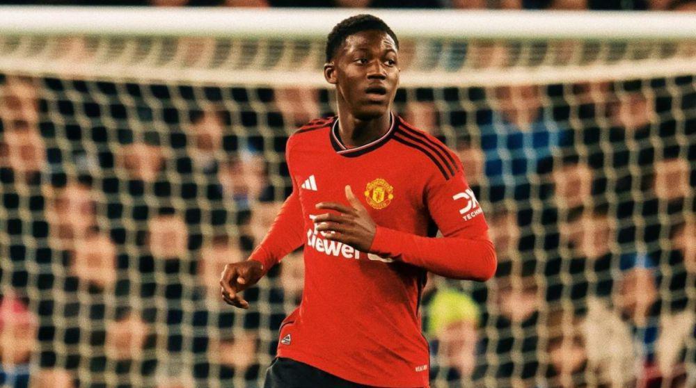 2 Legenda Manchester United Puji Performa Kobbie Mainoo vs Everton