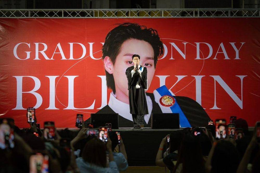 potret wisuda Billkin Putthipong (instagram.com/beside_billkin)