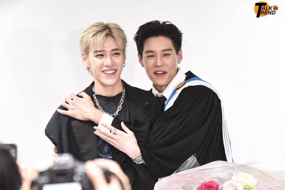 potret wisuda Billkin Putthipong (instagram.com/bkpp_taiwan_fc)