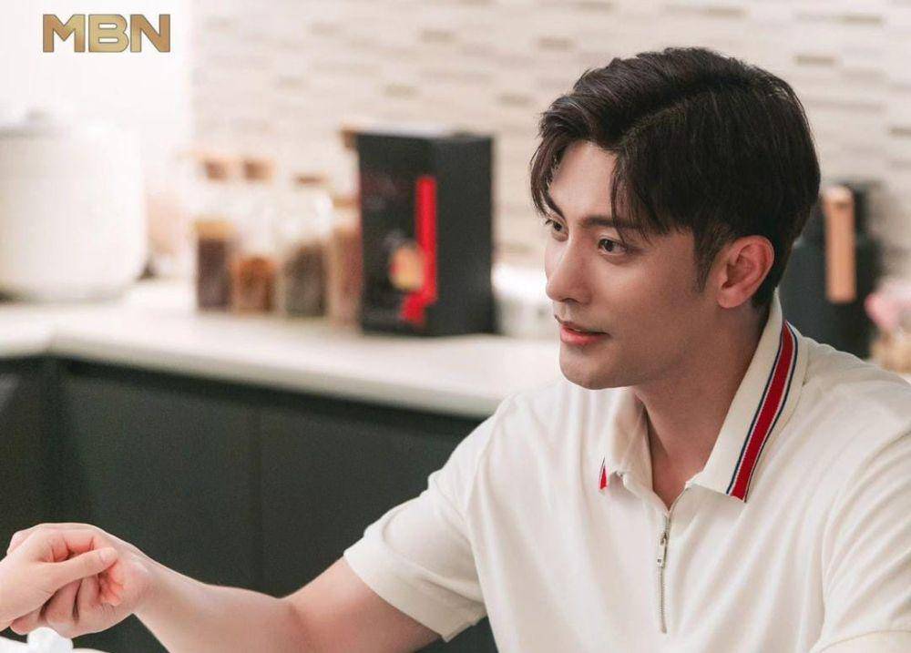 Sung Hoon di drama Perfect Marriage Revenge (instagram.com/mbn_drama)
