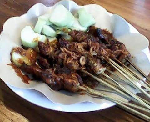Sate Madura Pak Munir (instagram.com/satemadura_pakmunir)