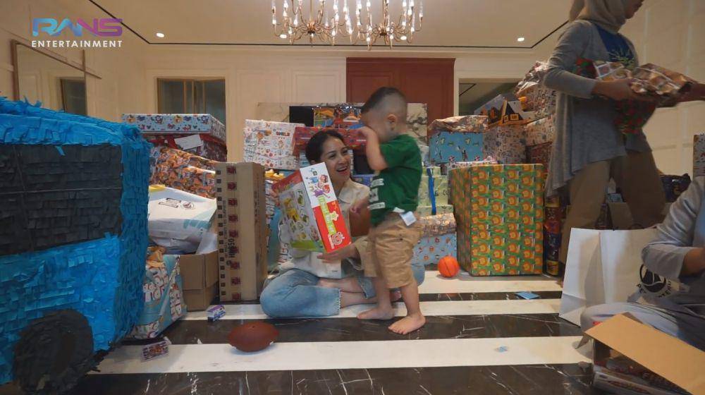 hadiah ulang tahun Rayyanza (youtube.com/rans entertainment)