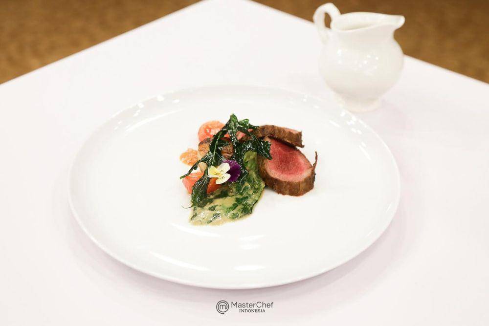 Potret pan-seared tenderloin with gulai salai sauce ala Belinda MasterChef Indonesia Season 11 (instagram.com/belinda.mci11)