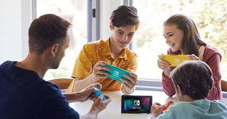 sebuah keluarga sedang bermain Switch (nintendo.com)