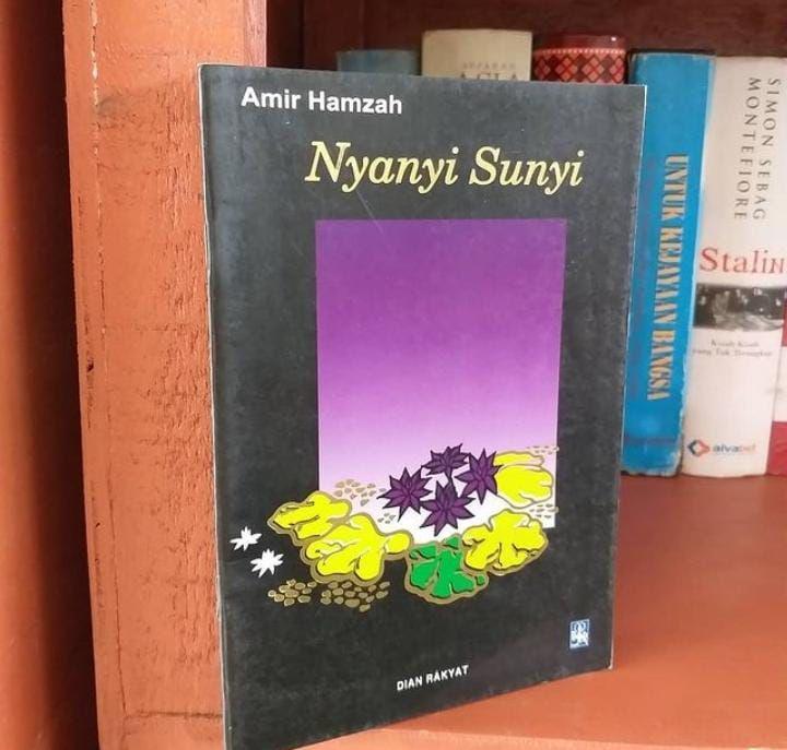 Kumpulan puisi Nyanyi Sunyi karya Amir Hamzah (Instagram.com/atha.rizq_buku)