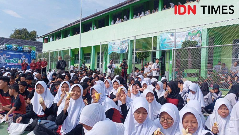 Produksi Tinggi, Majalengka Cetak Rekor MURI Makan Pisang Sunkist