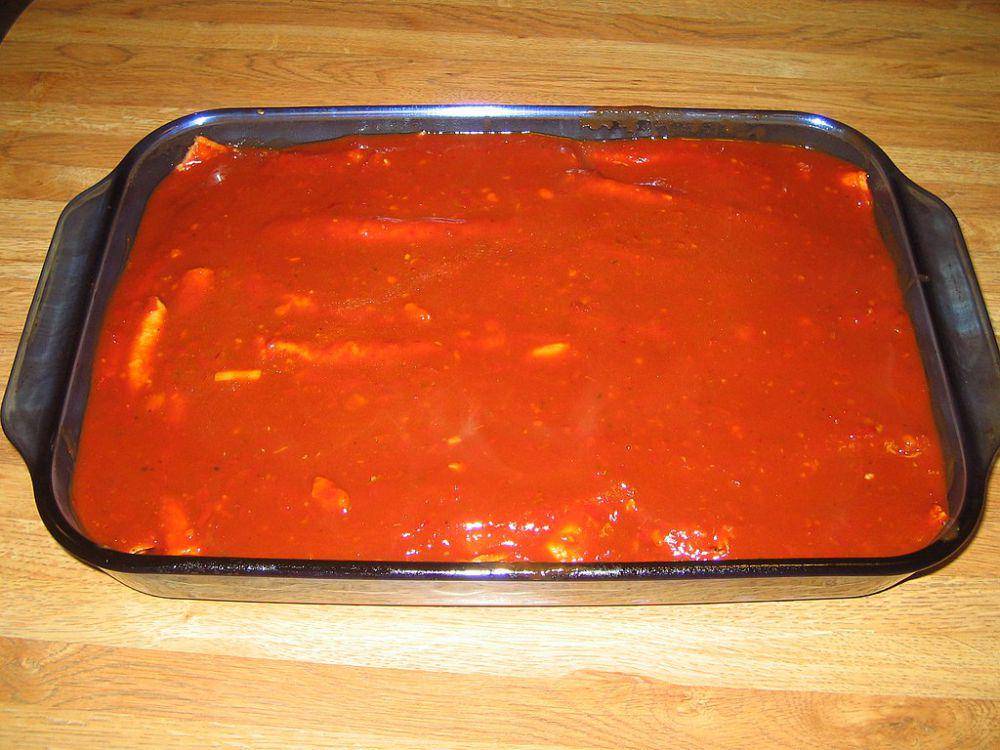 enchilada sauce (commons.wikimedia.org/Karen and Brad Emerson)