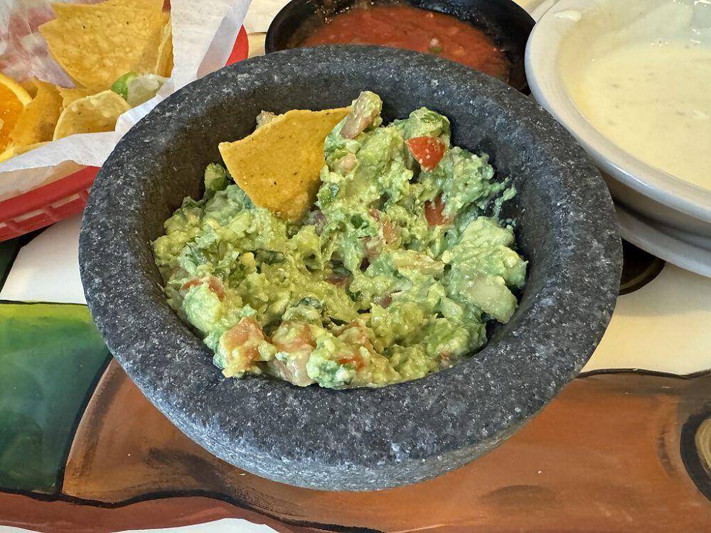 guacamole (commons.wikimedia.org/Missvain)