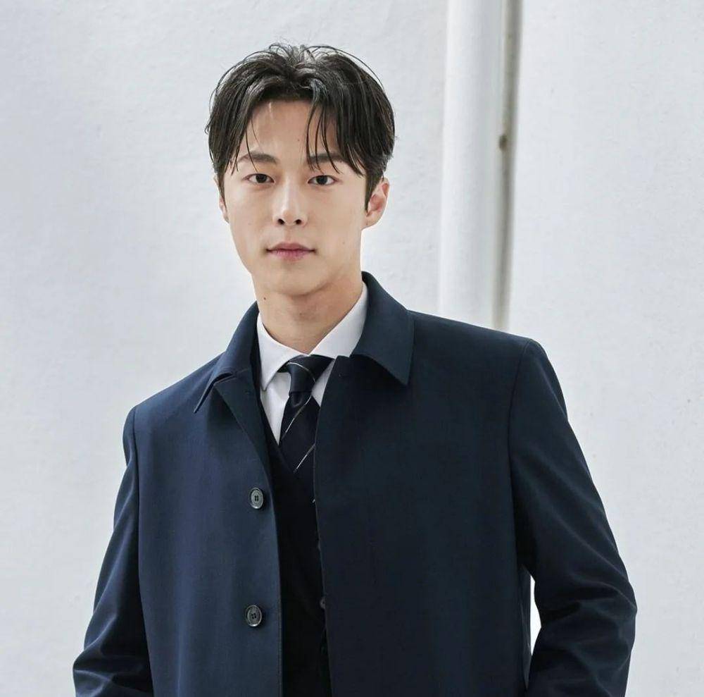 Bae In Hyuk (instagram.com/u.u_company)